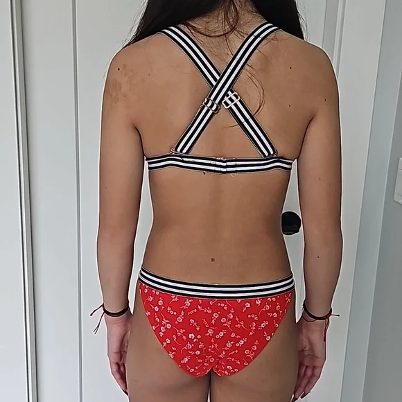 Swim suit - Picture 2 of 3